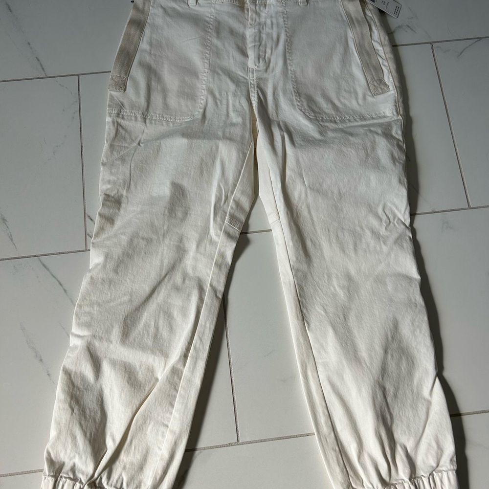 Petite Anthropologie beige capri pant